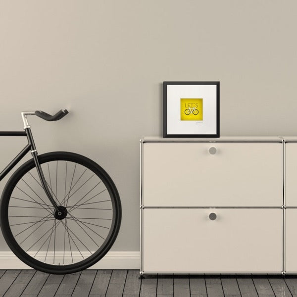 3D-Wandbild 'Let's Go Cycling' im Wohnraum, 35x35x7,5 cm