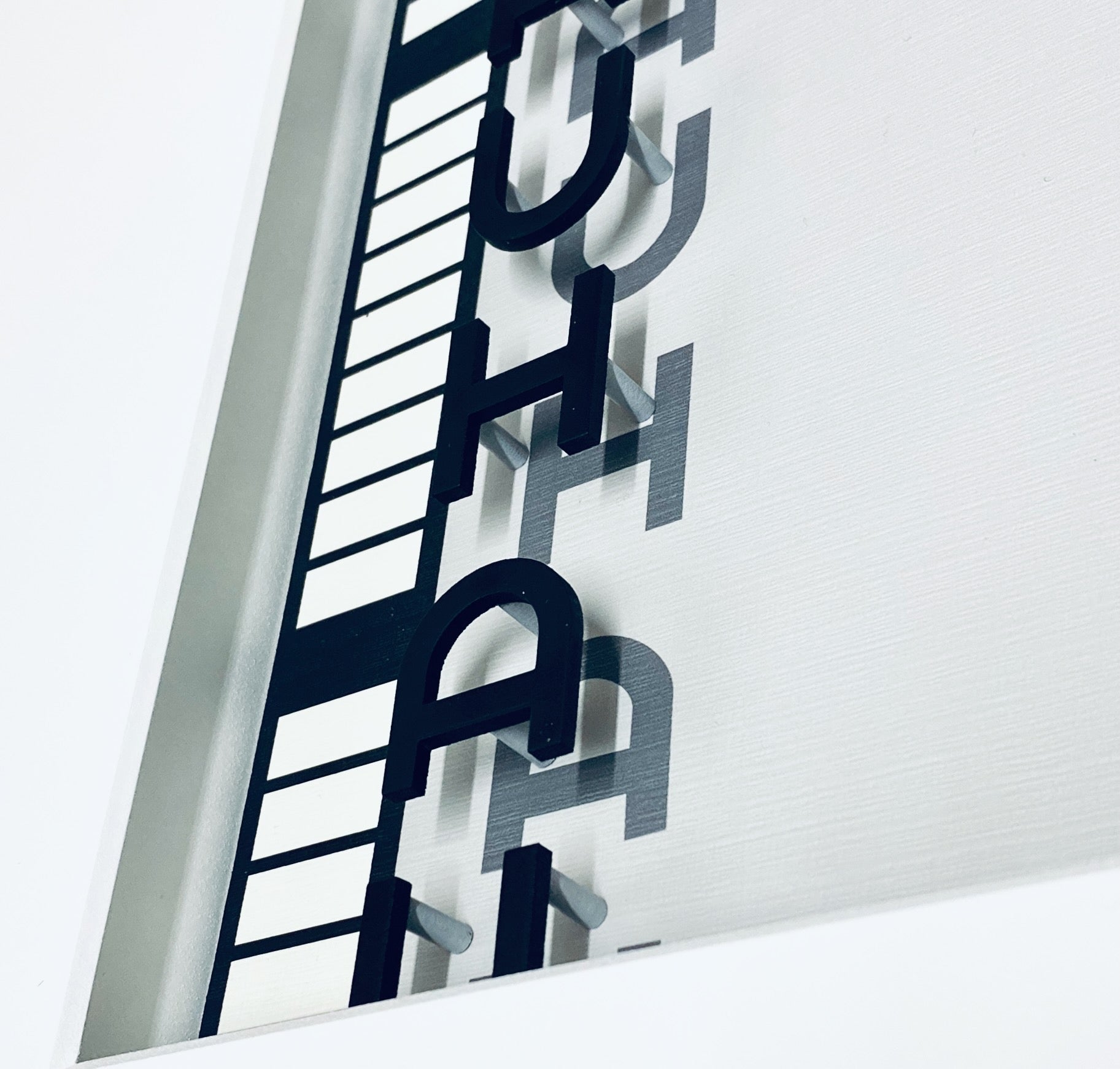 3D-Objektbild 'Bauhaus-Schriftzug', Detailansicht 1